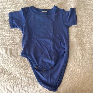GAP onesie 12-18 mos